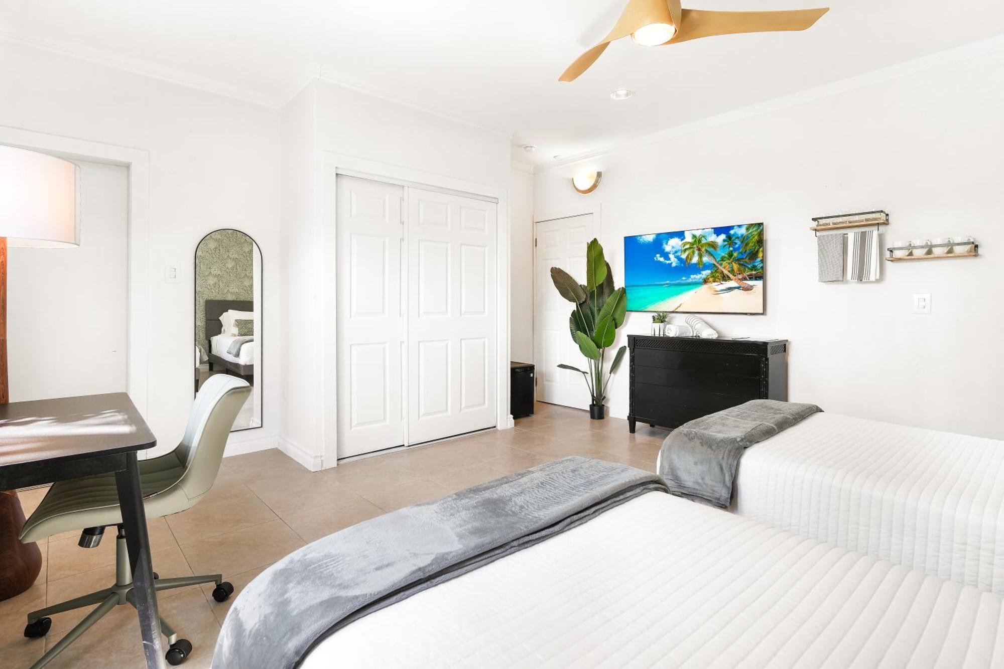Cobalt Coast Resort West Bay 외부 사진