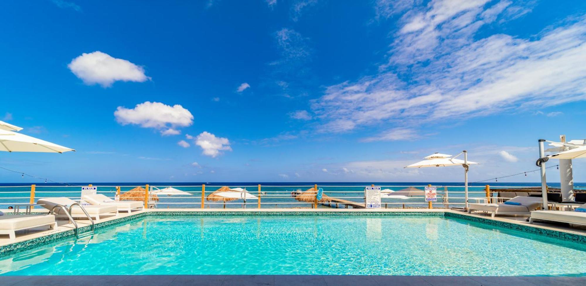 Cobalt Coast Resort West Bay 외부 사진