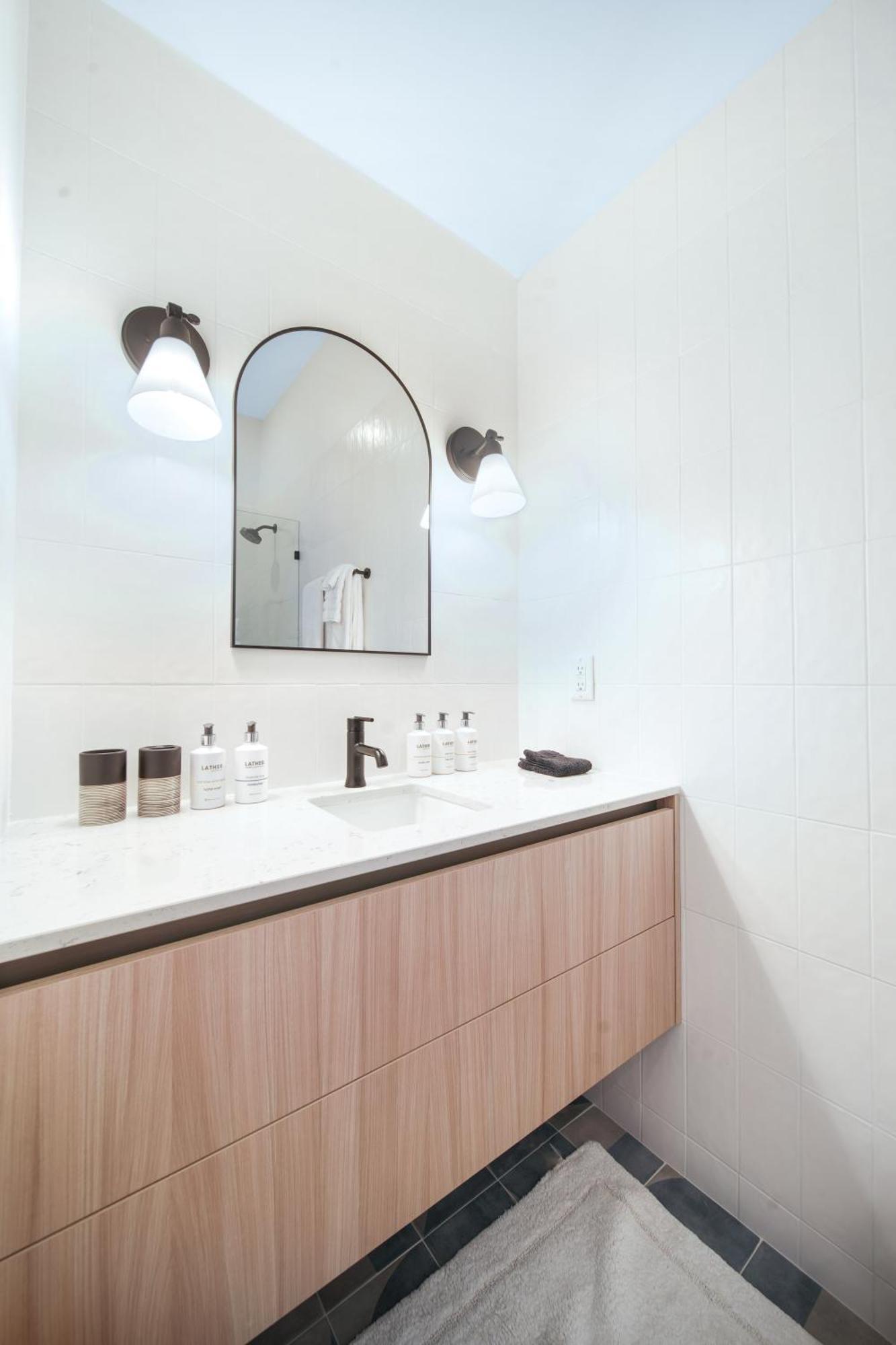 Cobalt Coast Resort West Bay 외부 사진