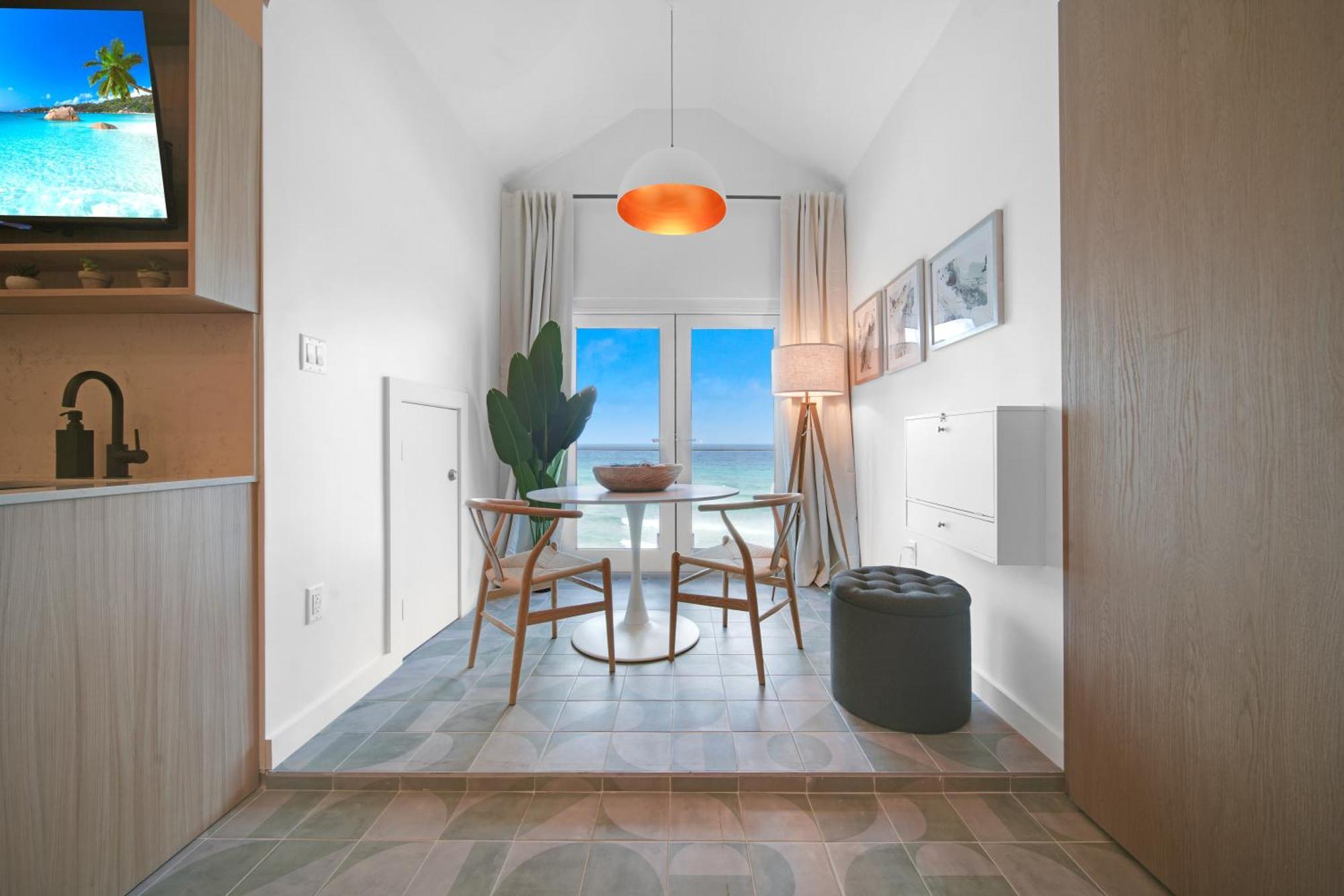 Cobalt Coast Resort West Bay 외부 사진