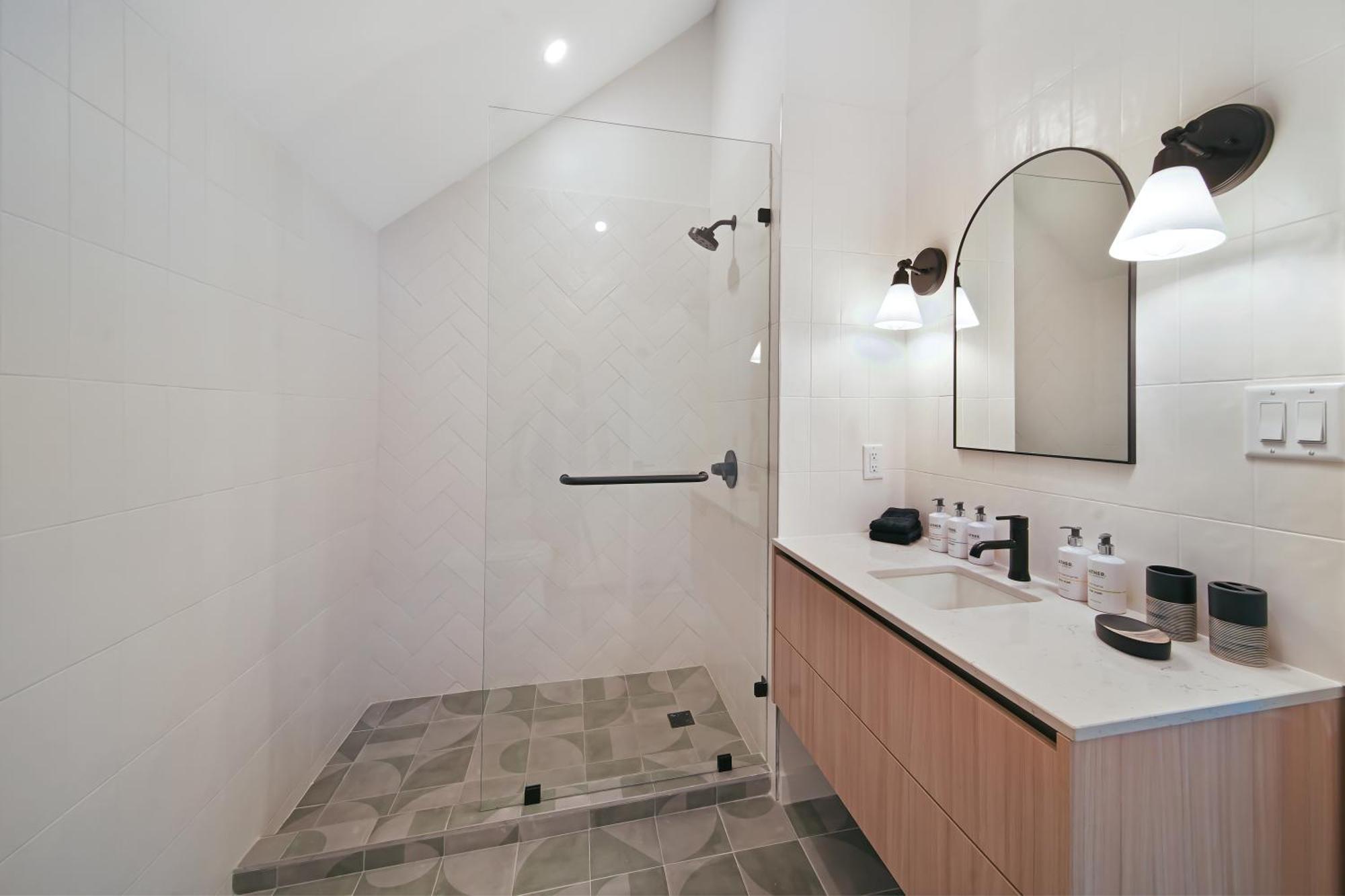 Cobalt Coast Resort West Bay 외부 사진