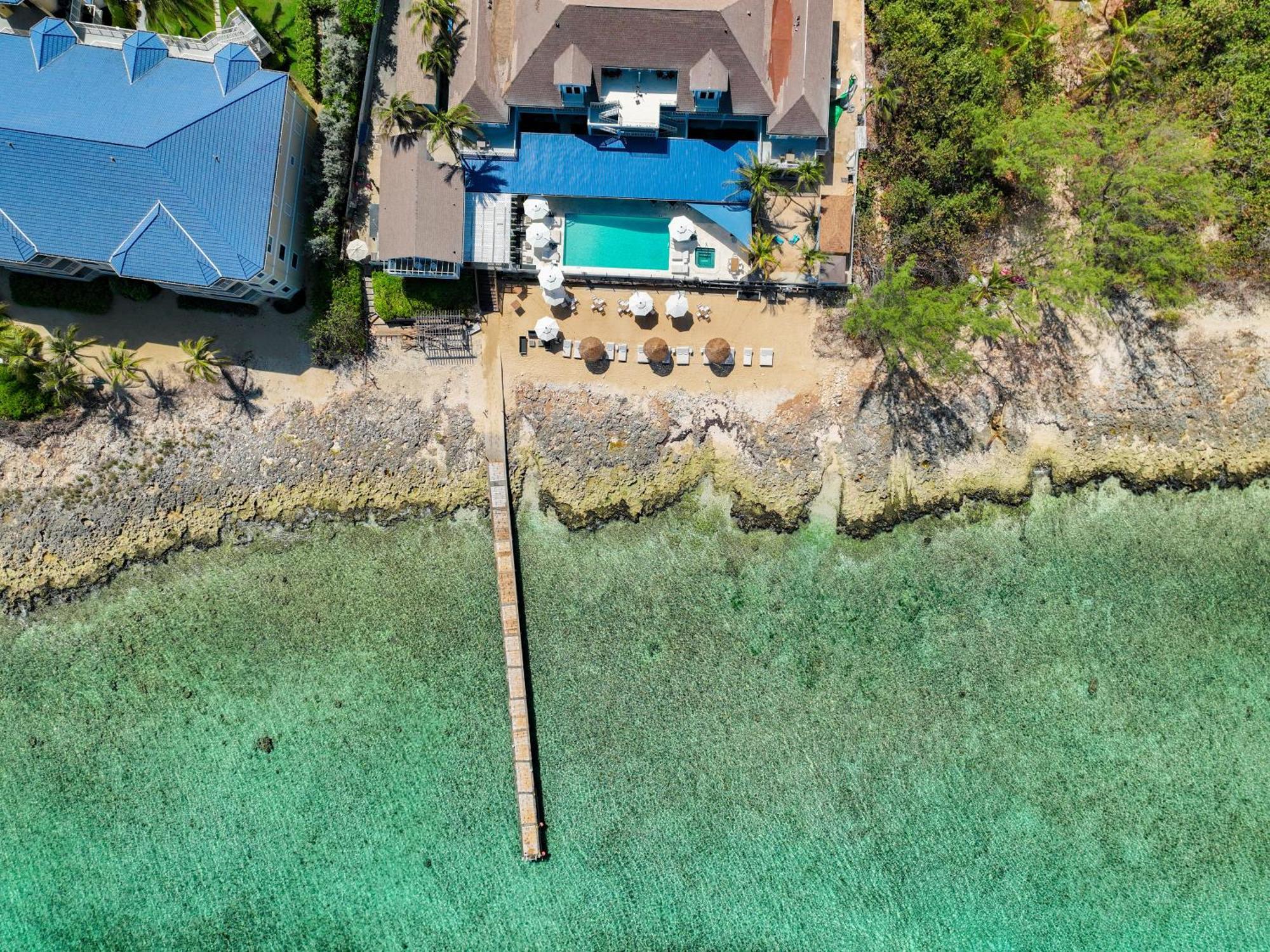 Cobalt Coast Resort West Bay 외부 사진