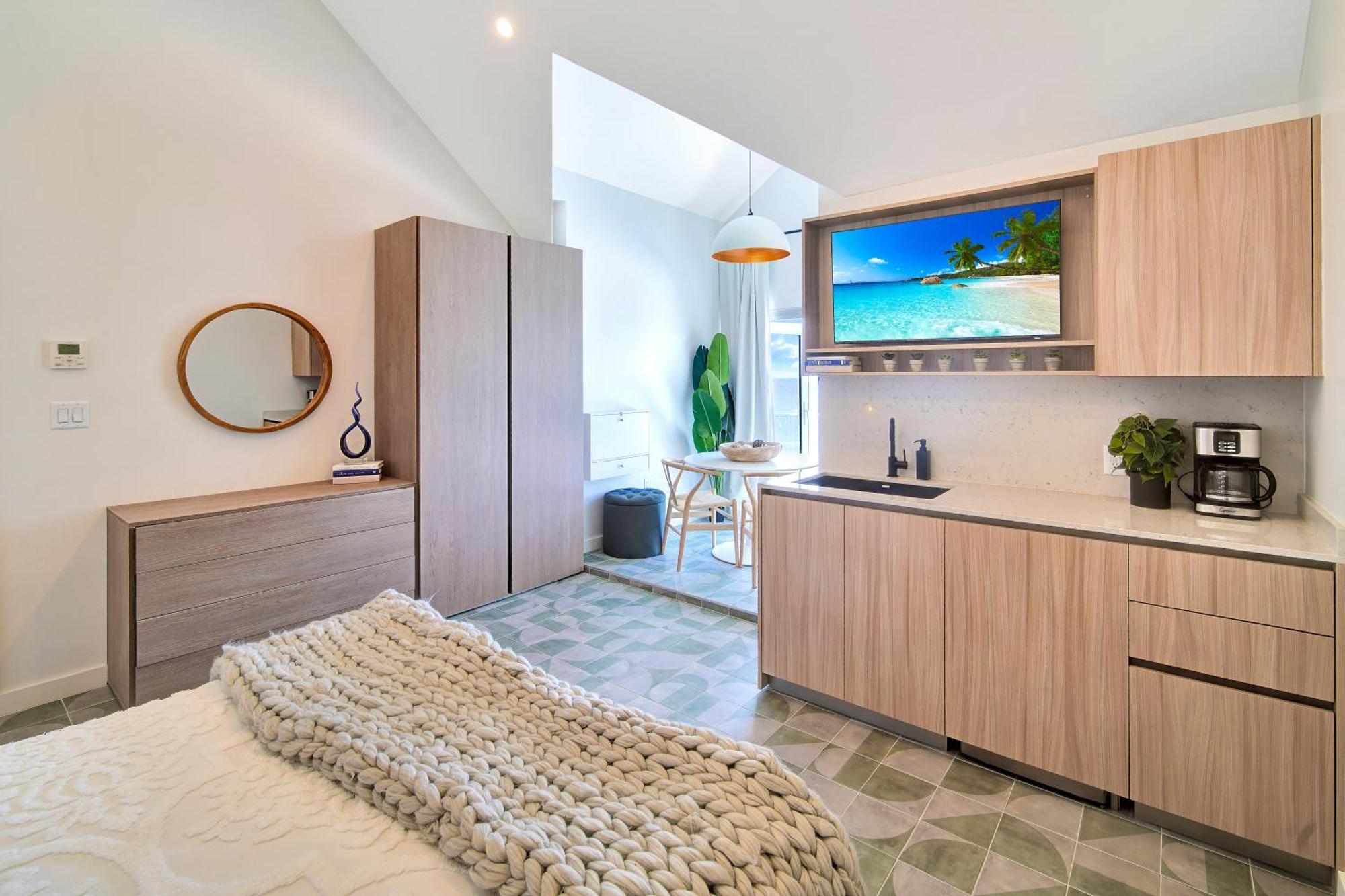 Cobalt Coast Resort West Bay 외부 사진
