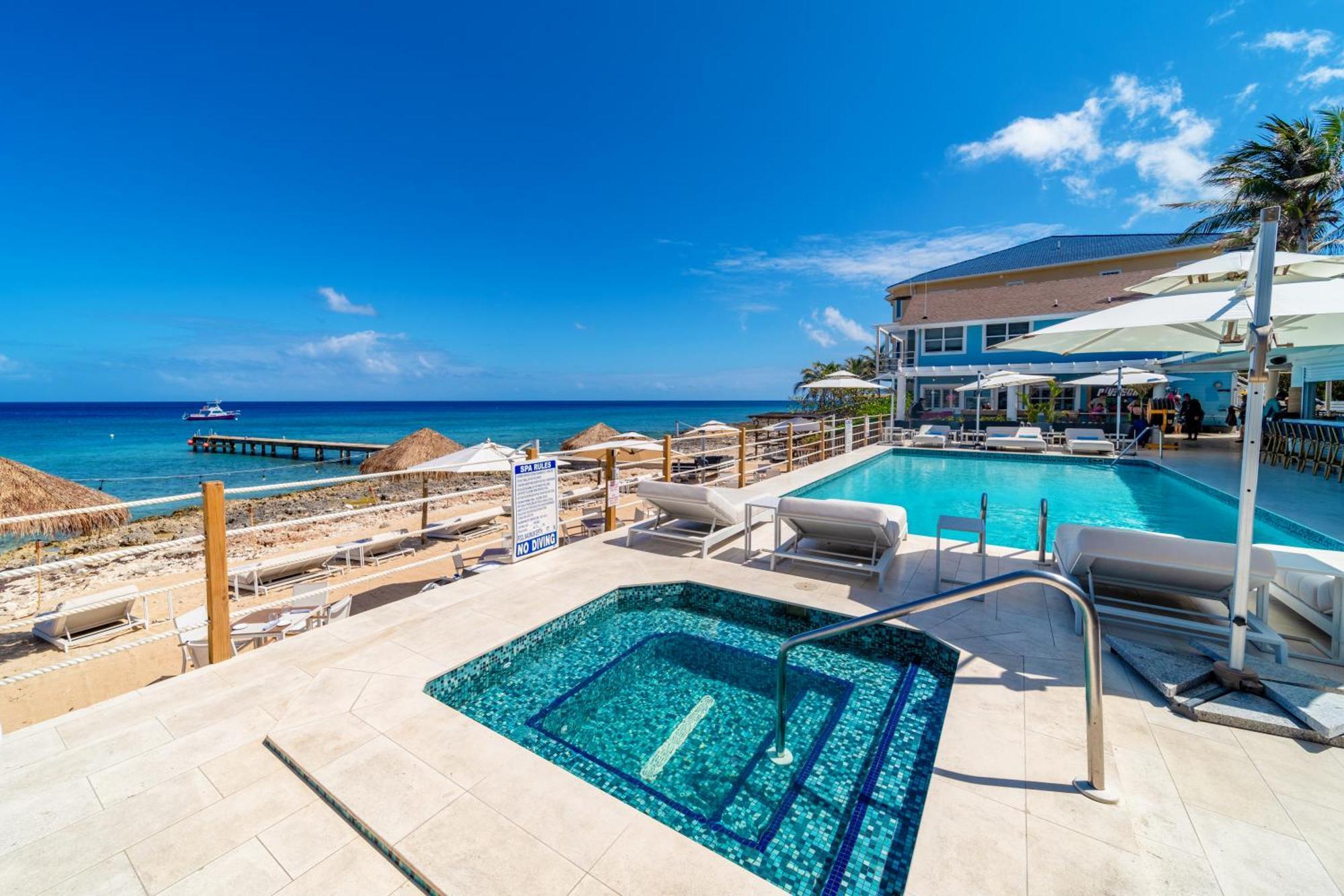 Cobalt Coast Resort West Bay 외부 사진